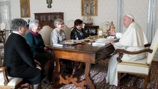 El Papa, a los Institutos de Vida Consagrada