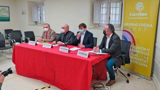 Los intervinientes en la rueda de prensa.