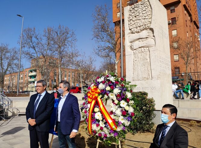 Homenaje al padre Llanos