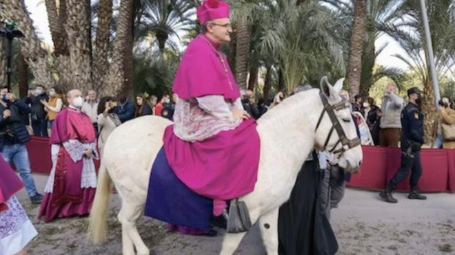 Munilla, a lomos de mula entrando en Orihuela