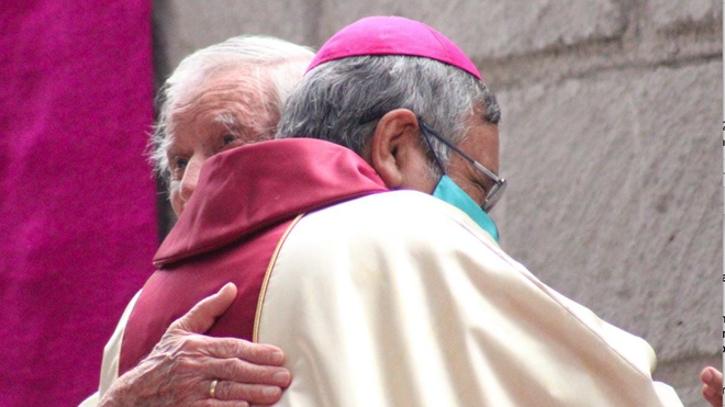 “Don Luis Ugalde es un tesoro para la Iglesia” sostuvo Mons. Fidencio Lopez Plaza. Foto: Periódico Noticias de Querétaro