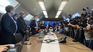 Omella, Cremades y el equipo en la rueda de prensa