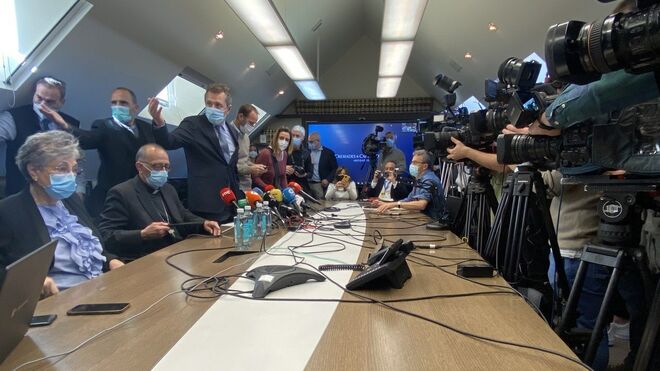 Omella y Cremades, en la rueda de prensa