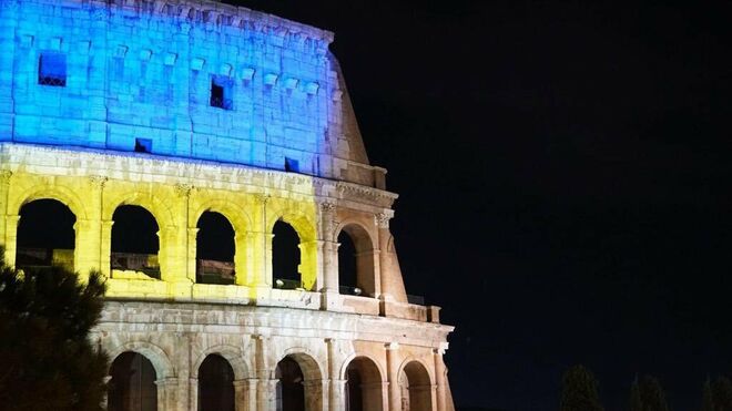 El Coliseo, iluminado con los colores de Ucrania