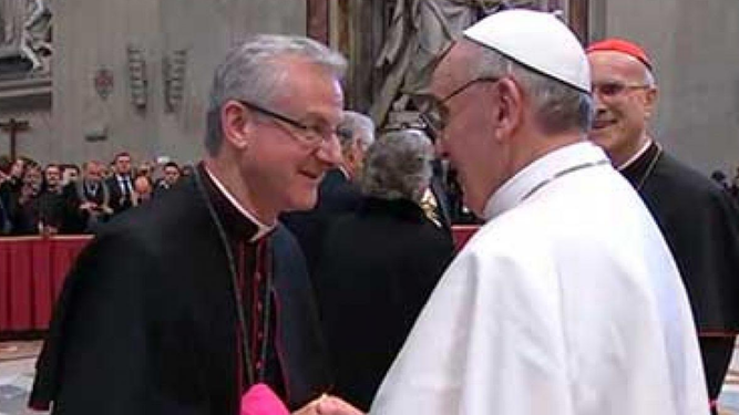El arzobispo Joan Enric Vives con el papa Francisco