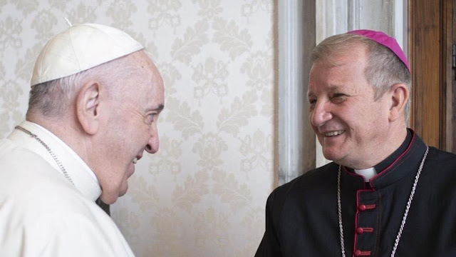 Mons. Mario Antonio con el Papa Francisco