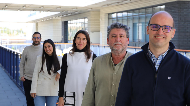José Alberto Salinas Pérez y su equipo