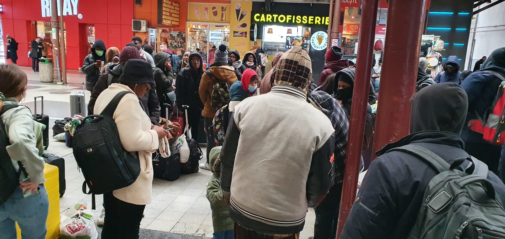 JRSRO staff is at North Station, assisting refugees arriving by train5