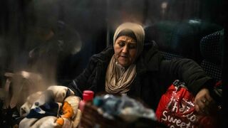 Una mujer ucraniana encuentra refugio en Rumanía