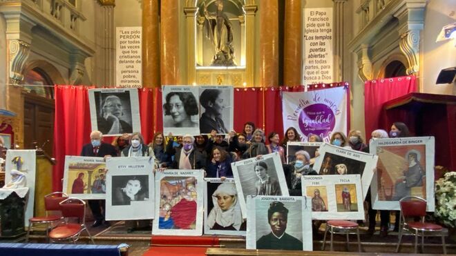 Las mujeres en la Iglesia... de San Antón