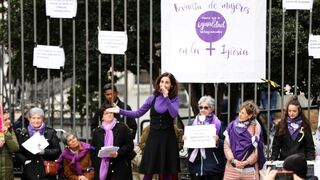 Concentración mujeres católicas