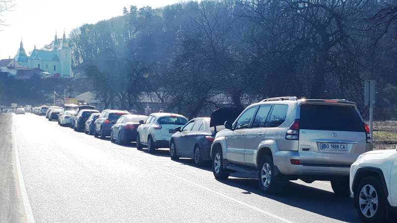 Colas de carros en la frontera Polonia-Ucrania