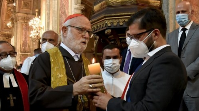 Cardenal Aós y presidente Boric