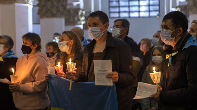 Oración por la paz en la iglesia de Santo Tomé