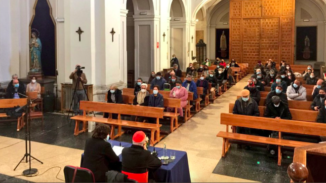 Encuentro de Osoro con los descartados, en la iglesia de las Maravillas