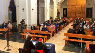 Encuentro de Osoro con los descartados, en la iglesia de las Maravillas