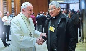 Mons. Raimundo Possidônio con el Papa Francisco