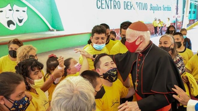 Cradenal Aguiar visita 'La Colmena'