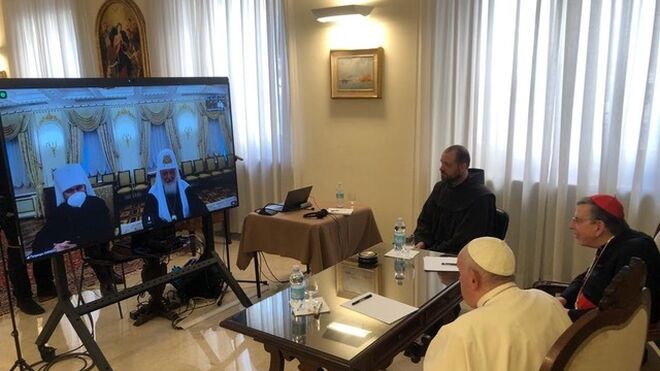 Histórico encuentro telemático entre Francisco y Kirill para poner freno a la guerra en Ucrania