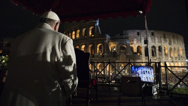 El Vía Crucis del Papa Francisco vuelve al Coliseo