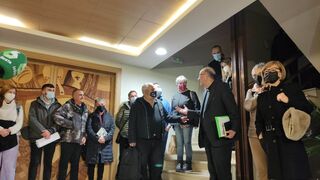 Omella saluda a los medios