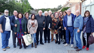 El obispo Victorio Oliver (en el centro) junto con militantes de la HOAC de Orihuela-Alicante