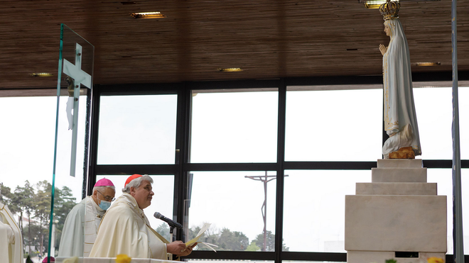 El cardenal limosnero, en Fátima