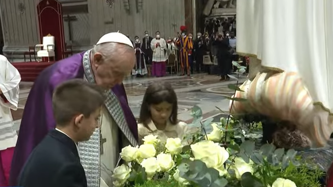 El Papa y la Virgen