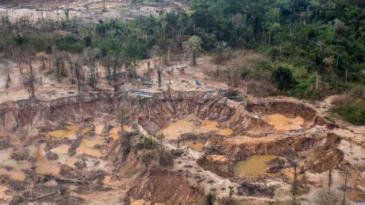 Minería ilegal de oro en la Amazonía