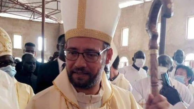 Monseñor Carlassare, obispo Rumbek