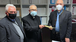 Entrega proceso diocesano de beatificación de 91 mártires valencianos