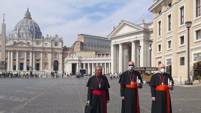 Omella, Osoro y Argüello, en su anterior visita al Papa