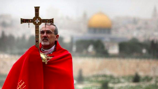 Pizzaballa: "No es cierto que en el mundo sólo haya tinieblas y violencia, muerte y dolor"