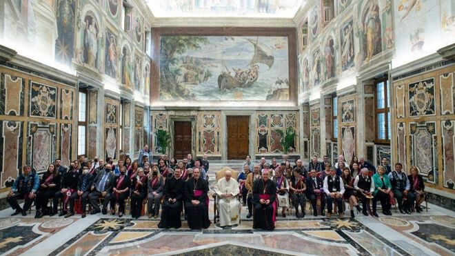Los indígenas Métis Manitoba visitan al Papa
