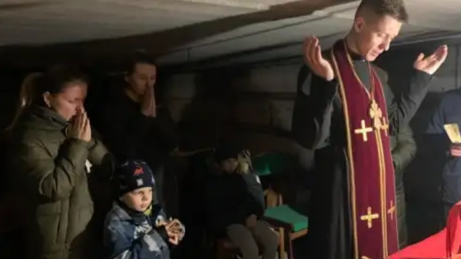 Sacerdotes en primera línea