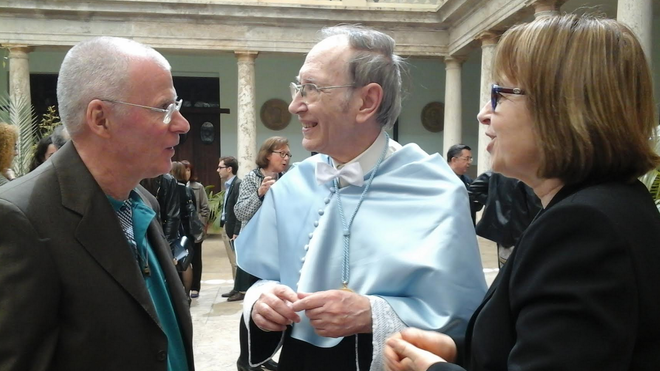 Padre Josep Massot, en el centro