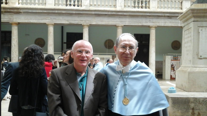 Padre Massot, a la derecha