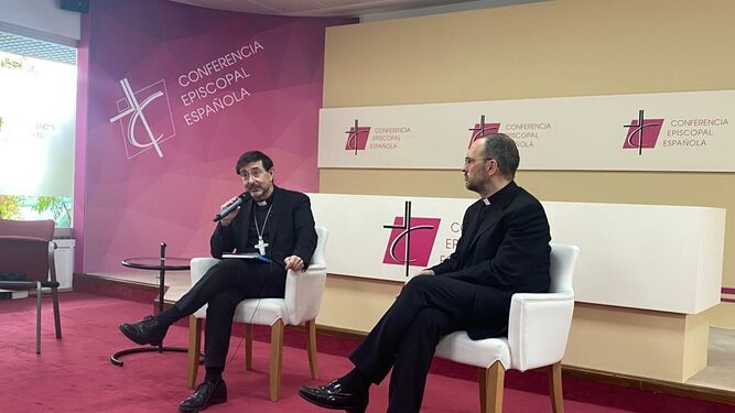 José Cobo, durante el briefing