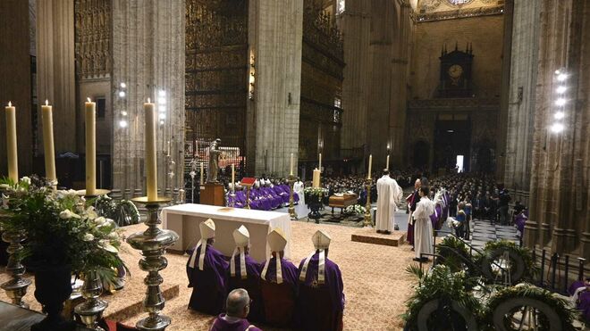 Funeral por fray Carlos Amigo en la catedral de Sevilla