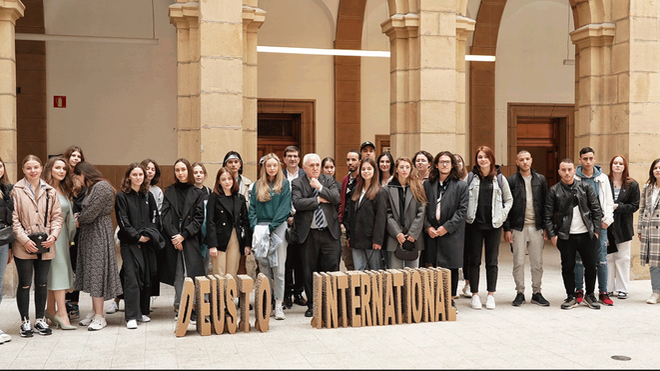 Deusto recibe a los primeros estudiantes de Ucrania