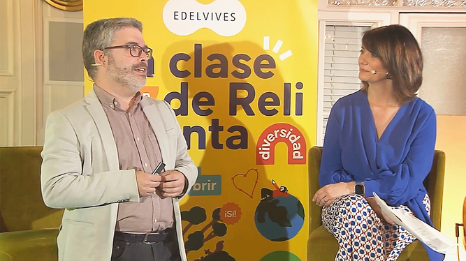 Antonio Fernández con la periodista Mª Ángeles Fernández
