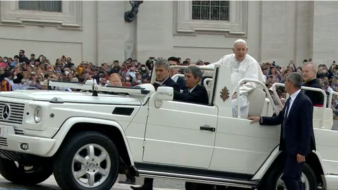 Papamóvil en el sagrado
