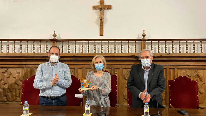 Mirian Cortés recibe el galardón
