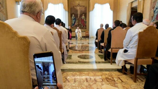 El Papa, con los camilos