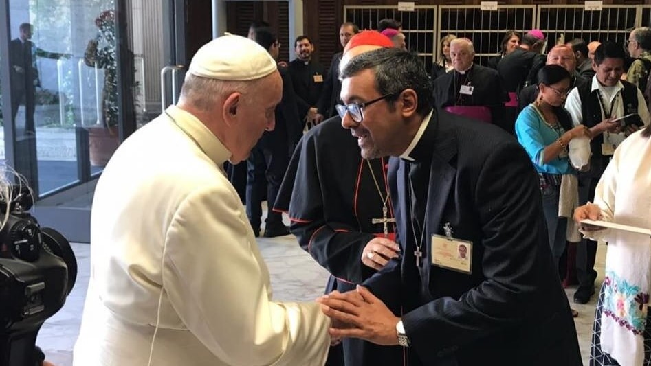 Padre Vanthuy con el Papa Francisco