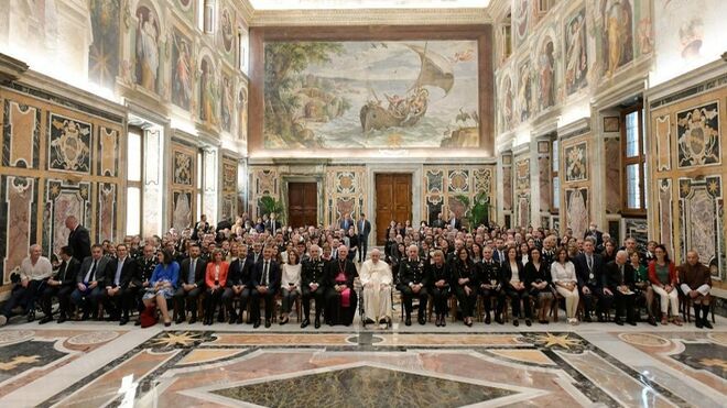 Francisco y los participantes en Congreso sobre el cuidado de la biodiversidad