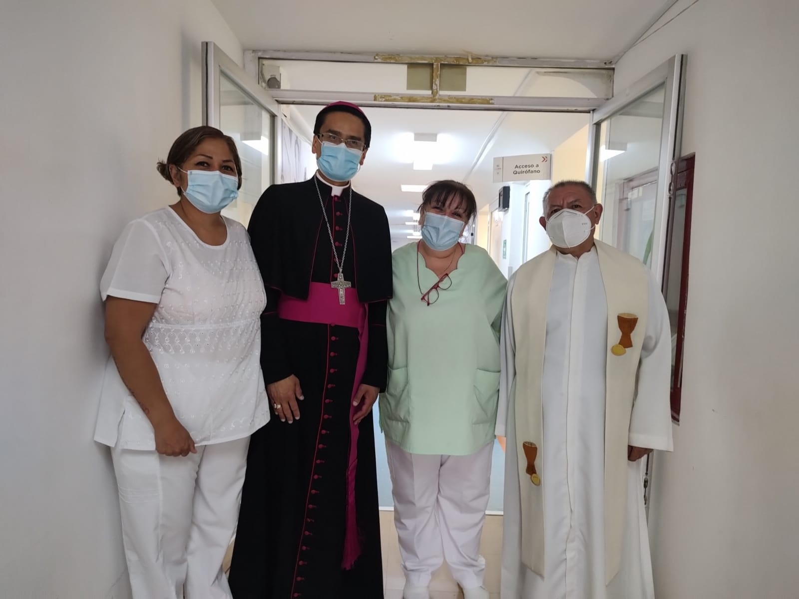Mons. Luis Manuel Pérez Raygoza, durante su visita al Hospital Pediátrico Moctezuma