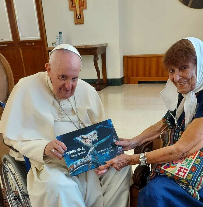 El Papa, con Almeida