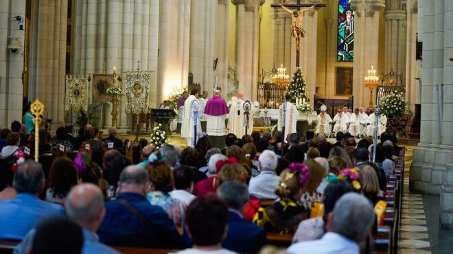 Misa con el cuerpo de San Isidro en La Almudena