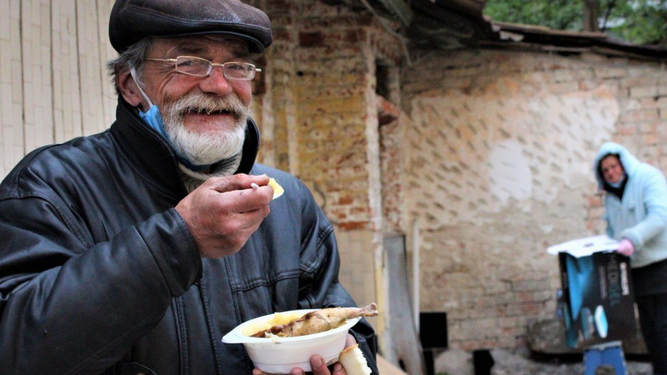 Cáritas propone "un amor agapé de mesa compartida"